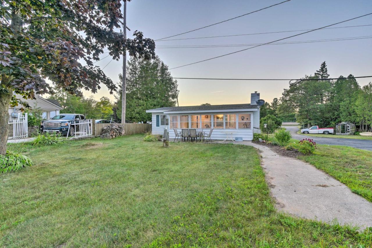 East Tawas Cabin With Lake Huron Access And Views Экстерьер фото