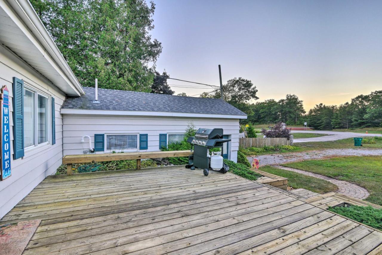 East Tawas Cabin With Lake Huron Access And Views Экстерьер фото