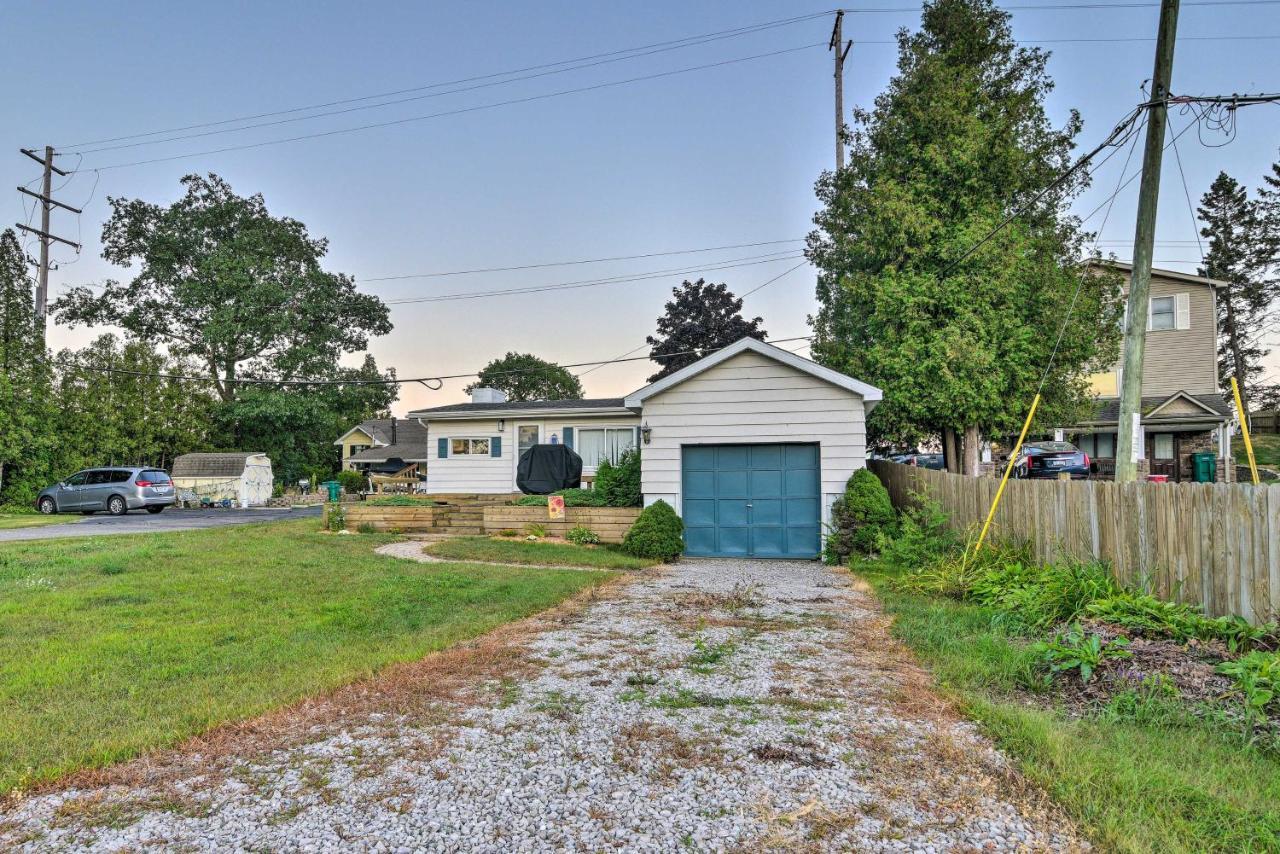 East Tawas Cabin With Lake Huron Access And Views Экстерьер фото